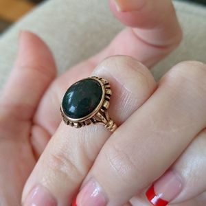 Vintage bloodstone cabochon 10k gold ring